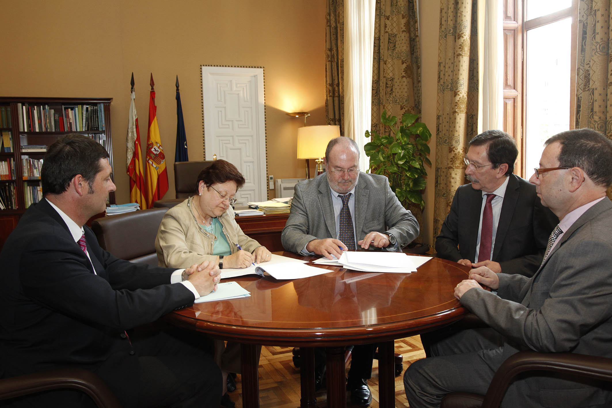 La Diputación de Alicante impulsa líneas de ahorro y eficiencia energética en los sectores de la provincia