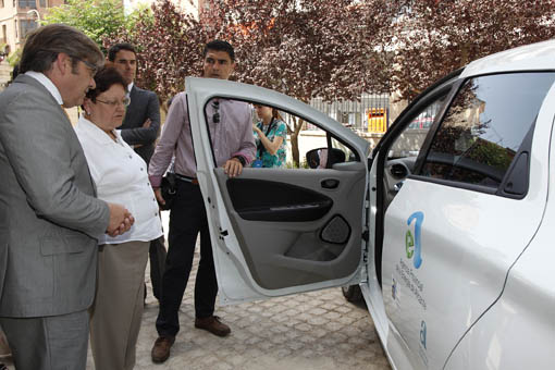 La Agencia Provincial de la Energía presenta el coche eléctrico con el que impulsará la eficiencia energética