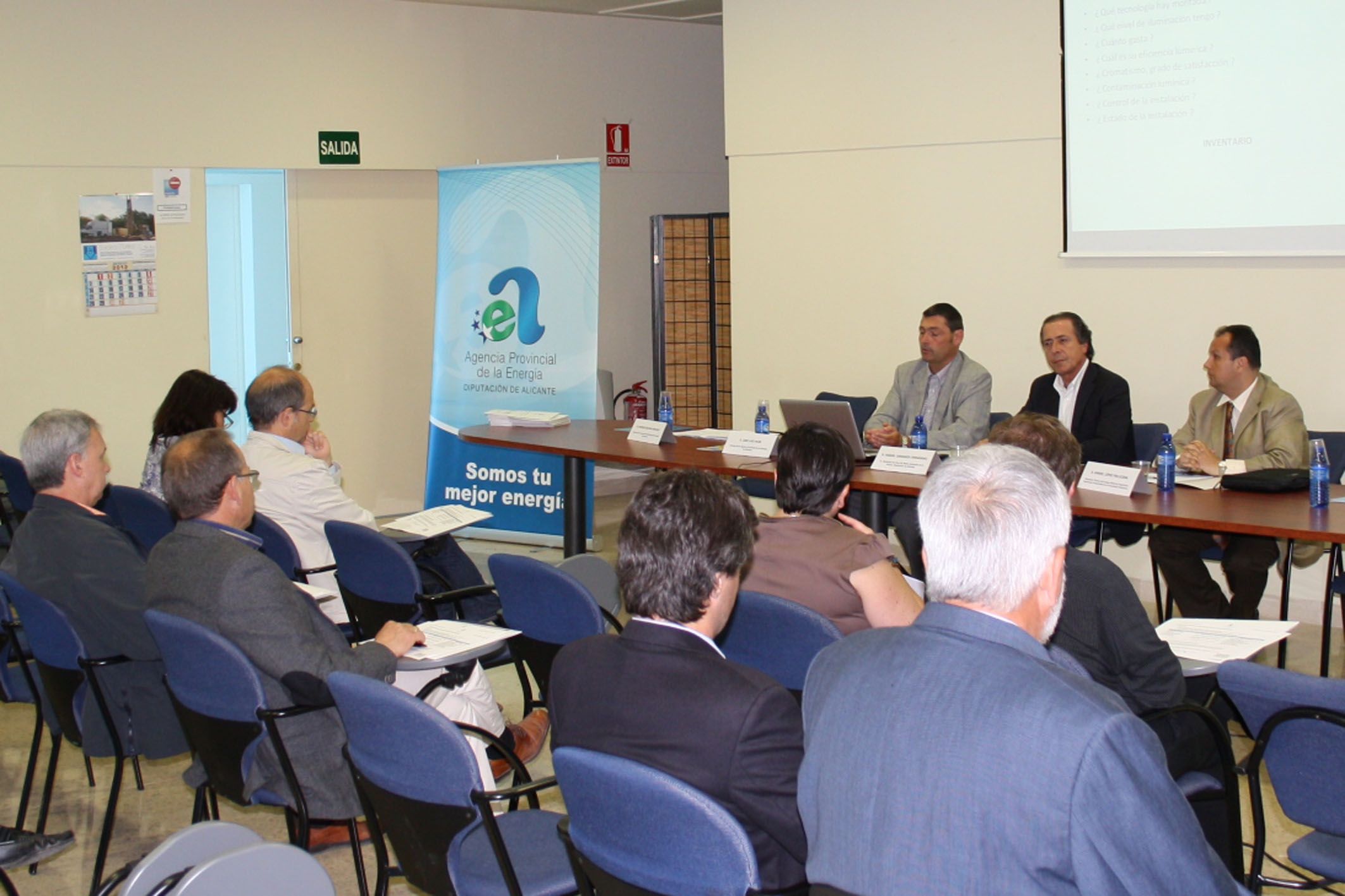 La Agencia Provincial de la Energía de Alicante asesora a los municipios del Vinalopó para ahorrar energía en el alumbrado público