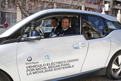 El Gobierno Provincial apuesta por la sostenibilidad del medio ambiente con el uso de un vehículo eléctrico